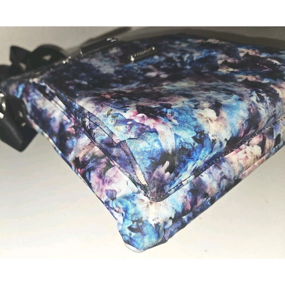 EUC! Baggallini Go Bagg Onyx Floral Black Gray with RFID 10x11x2 - Picture 6 of 9